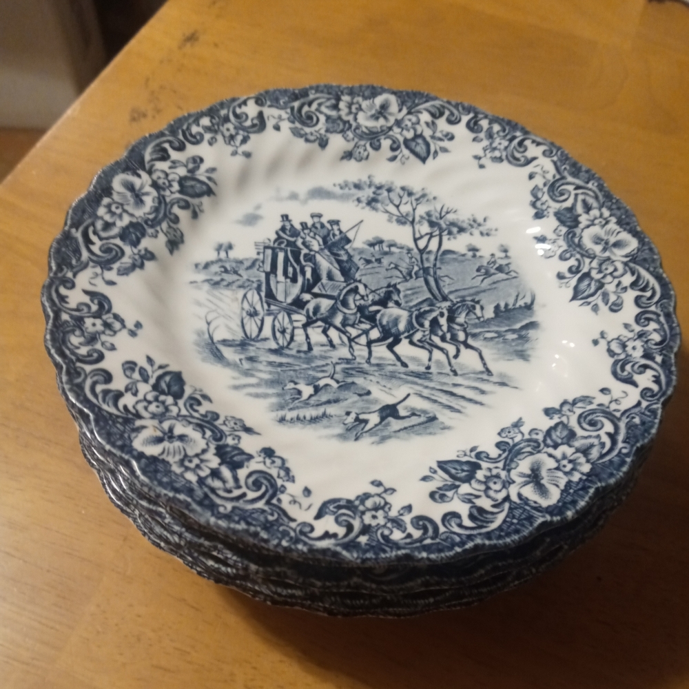 8 Johnson Brothers Coaching Scenes 6 1/4”  Bread Dessert Plate🪝
